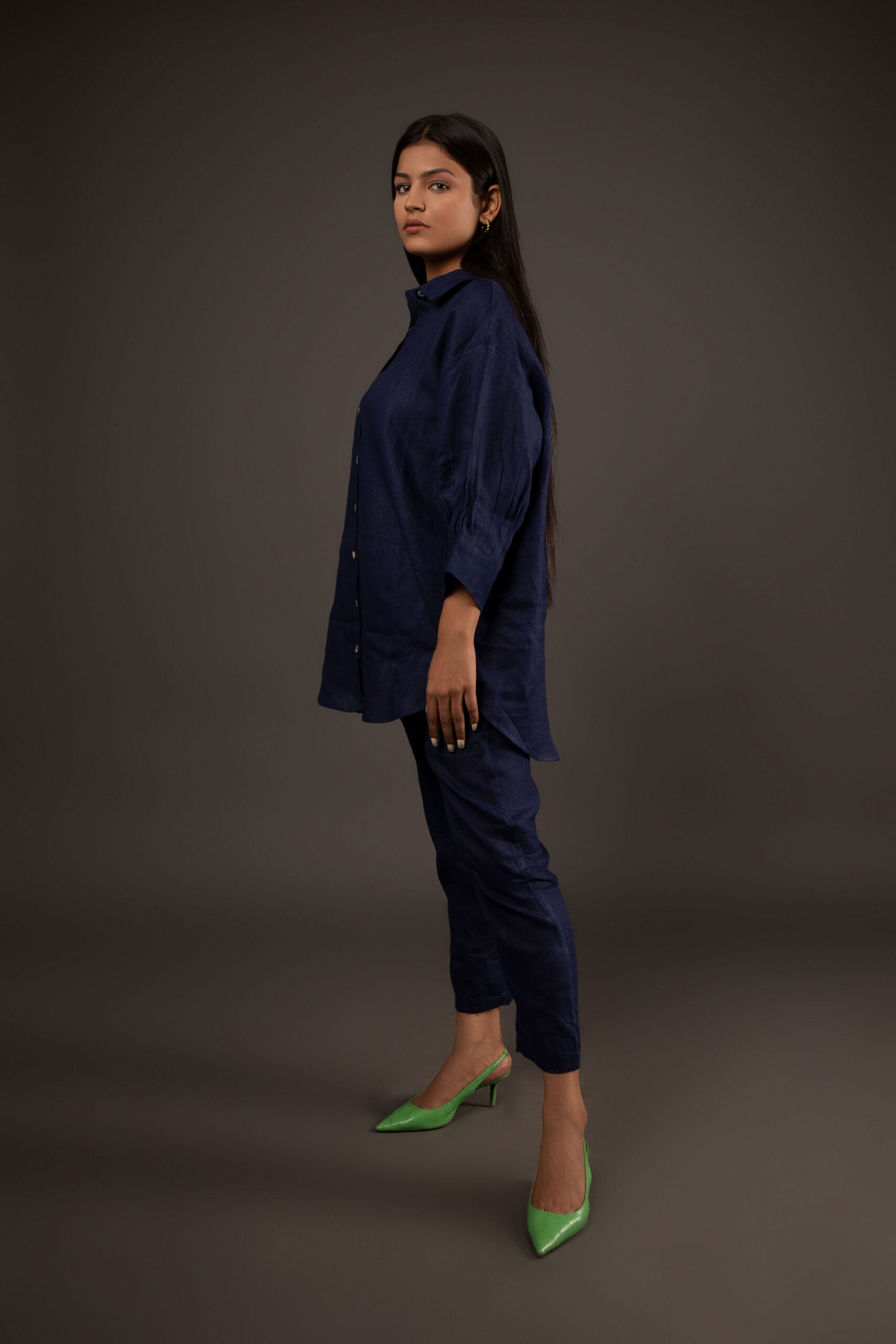 Pleated Sleeve Boxy Shirt In Navy Blue