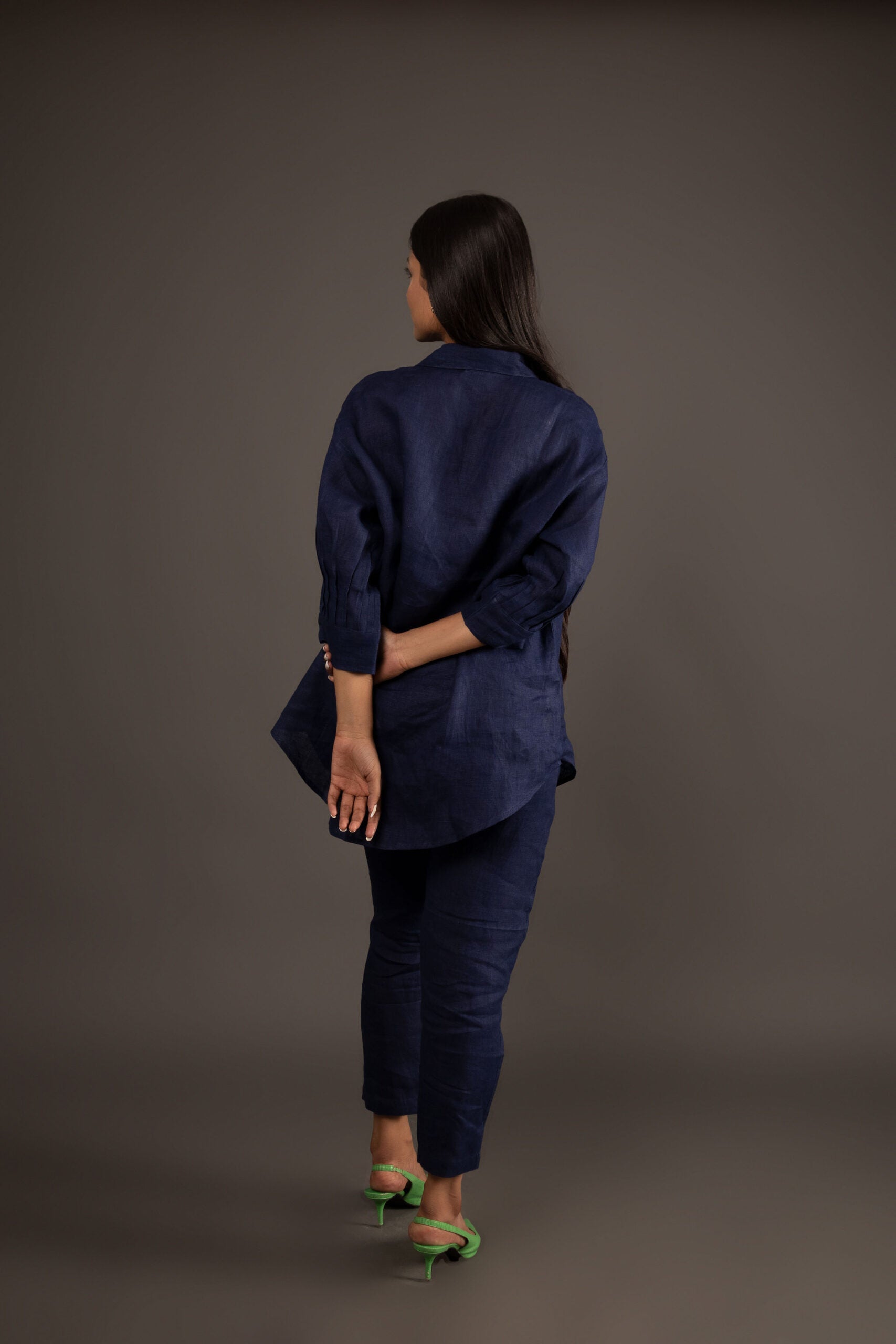 Pleated Sleeve Boxy Shirt In Navy Blue